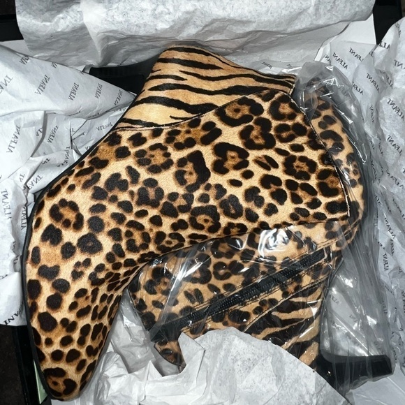 New! Alfani Harpper Booties Pointed Toe Ankle Boots Leopard Various Sizes - Picture 8 of 9